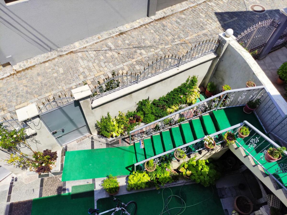 Guest House Katerina Korce Exterior foto