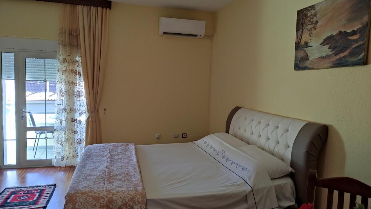 Guest House Katerina Korce Exterior foto