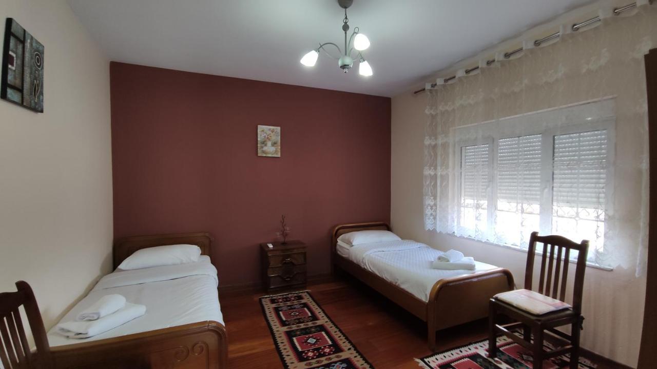 Guest House Katerina Korce Exterior foto